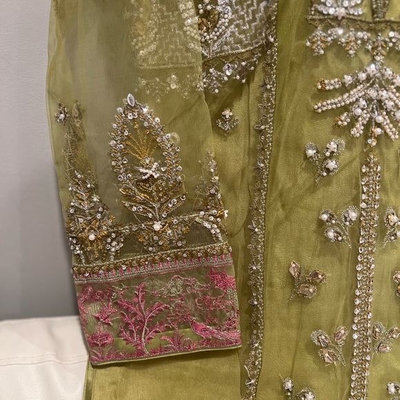 Pakistani Indian zaha branded suit sold - Picture 5 of 14